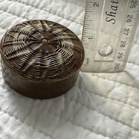 Vintage Miniture Brass Woven Trinket Box. - Picture 8 of 8